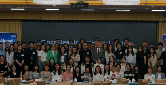 Alumni and the Vice-Chancellor at the Beijing Alumni Reception