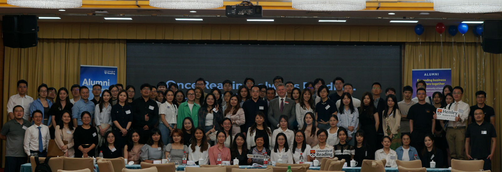 Alumni and the Vice-Chancellor at the Beijing Alumni Reception